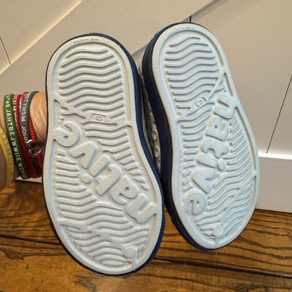 NWOT Toddler Boys Native Shoes Size 5 - Picture 7 of 8